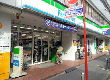 コンビニ　ファミリーマート 和田屋松影町店（コンビニ）まで384m