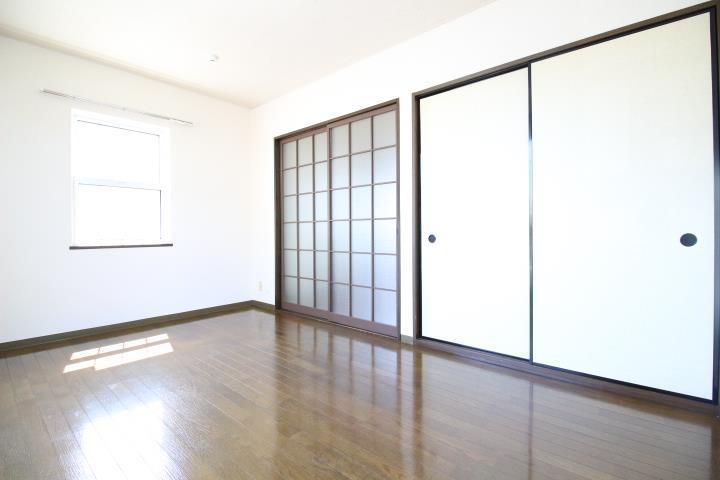 居室・リビング　南向きの日当たりの良いお部屋です★