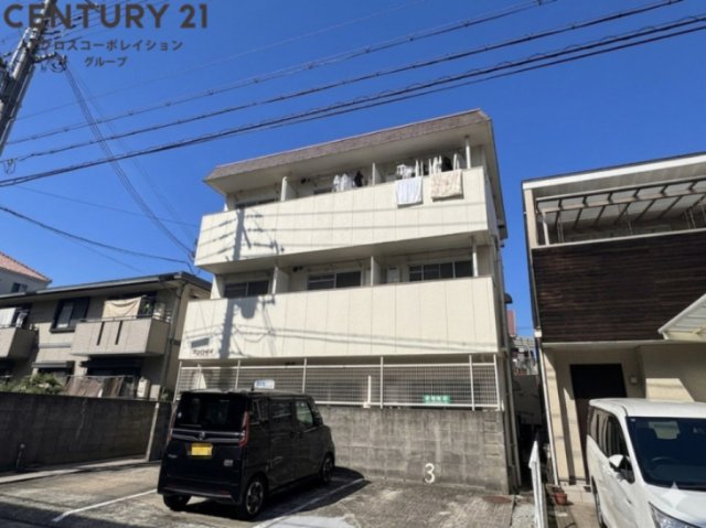 建物外観　敷地内に駐車場があります！