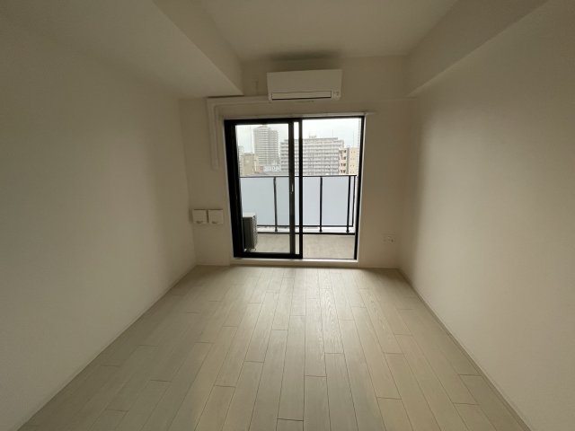 居室・リビング　(参考)同マンション反転タイプ間取りの部屋写真