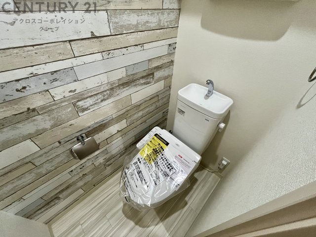 トイレ　温水洗浄便座付きのトイレです♪