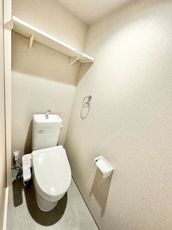 トイレ　温水洗浄暖房便座付トイレ　同仕様写真