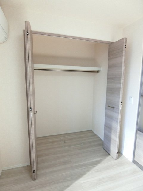 収納　同物件別号室の写真です。