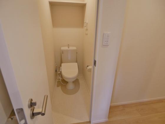 トイレ　ウォシュレット付きトイレで快適です♪