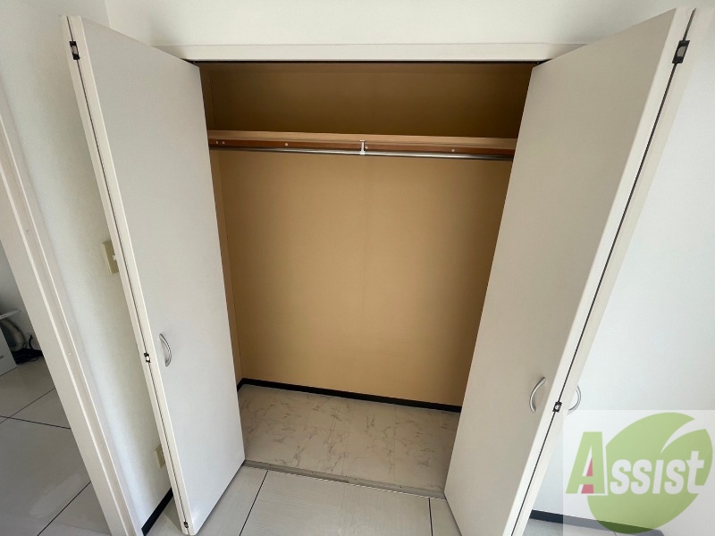 収納　寝室の収納です。部屋がすっきり片付きます。