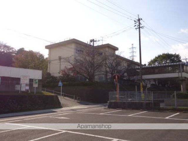 その他　市立桃園小学校（その他）まで698m