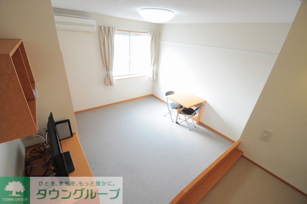 その他設備　2F絨毯、仕様・設備は現況と異なる場合があります（現況優先）