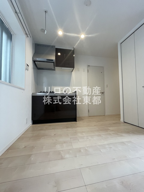 その他部屋・スペース　室内は落ち着いた温もりを感じるフローリングです☆