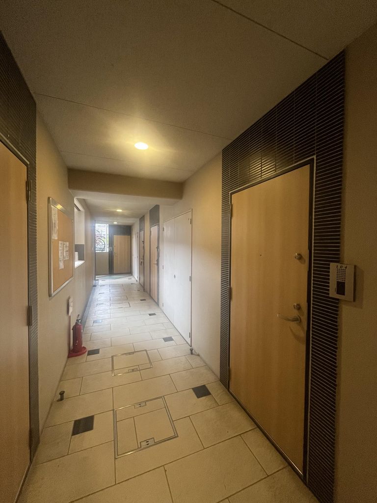 ロビー　玄関