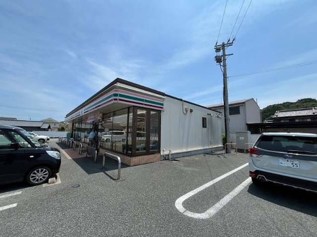 コンビニ　セブンイレブン津市一志町田尻店（コンビニ）まで365m