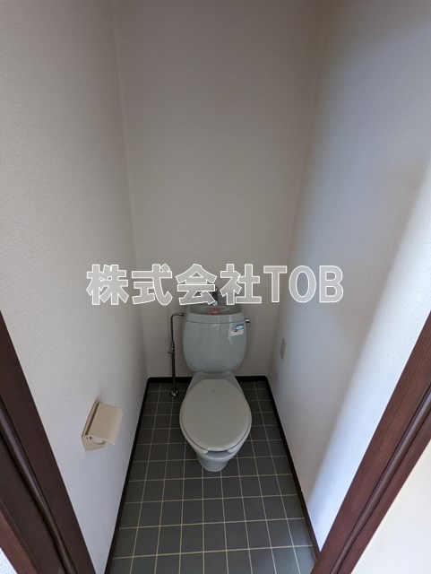 トイレ　※クリーニング中の写真※