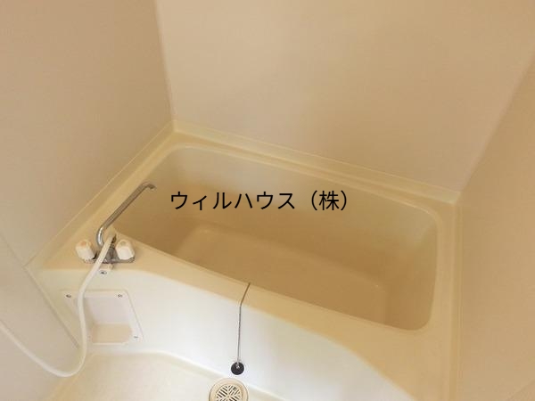バス・シャワールーム　浴室乾燥機付きバス！