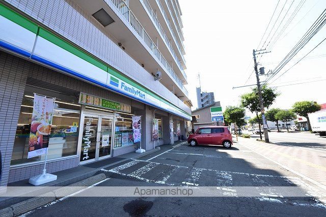 コンビニ　ファミリーマート澄川４条店（コンビニ）まで500m