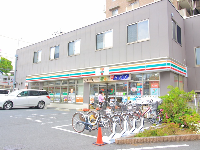 コンビニ　セブンイレブン板橋成増3丁目（コンビニ）まで320m