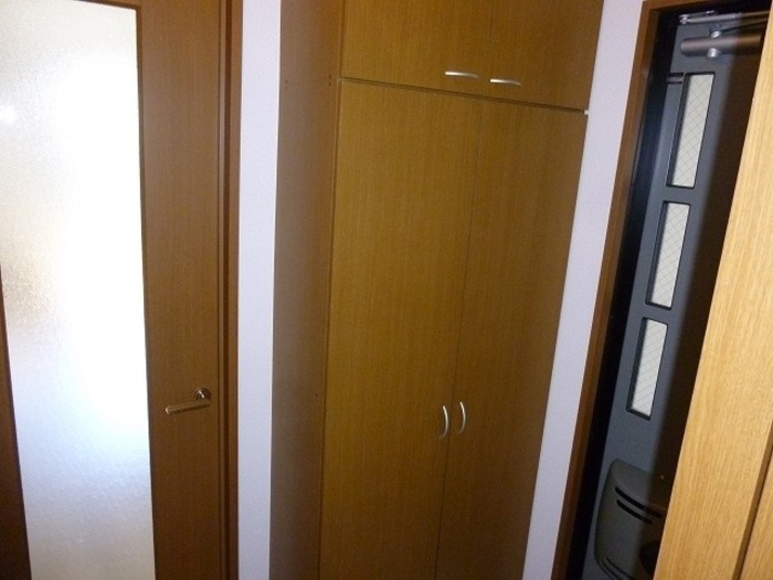 玄関　参考写真（同物件別部屋）