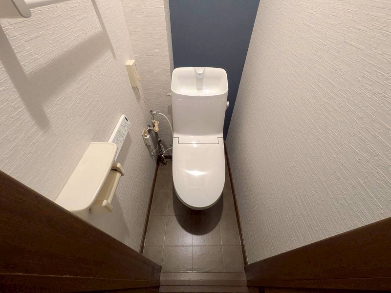 トイレ　こちらはトイレです。清潔感があり、安心して使用できます。