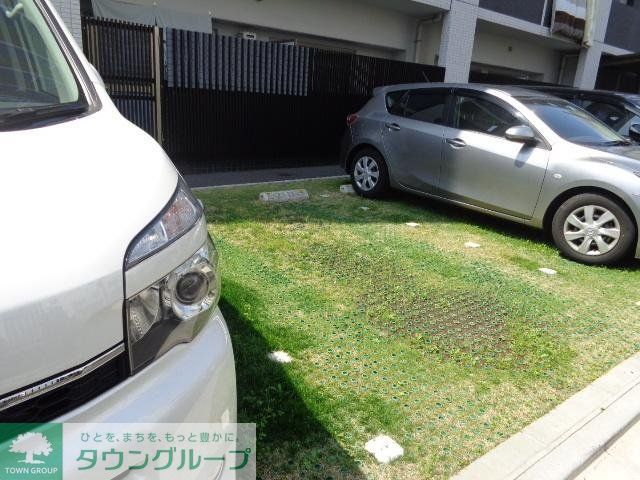 駐車場　駐車場