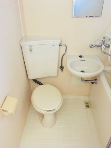 トイレ　落ち着いたトイレです
