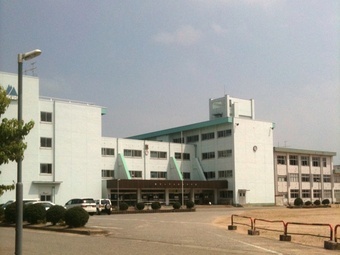 中学校　富山市立奥田中学校（中学校）まで1936m