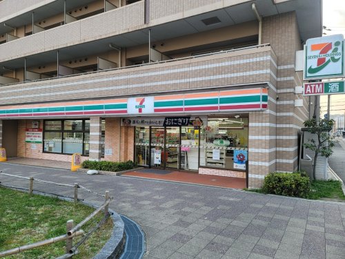 コンビニ　セブンイレブン　JR塚口駅前店（コンビニ）まで91m