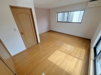 その他　洋室９．５帖