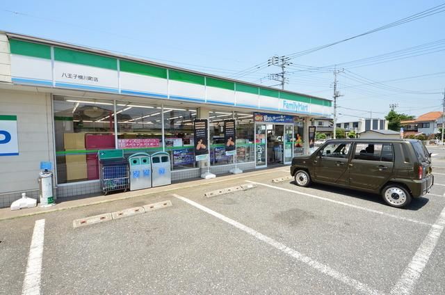 コンビニ　ファミリーマート（コンビニ）まで404m
