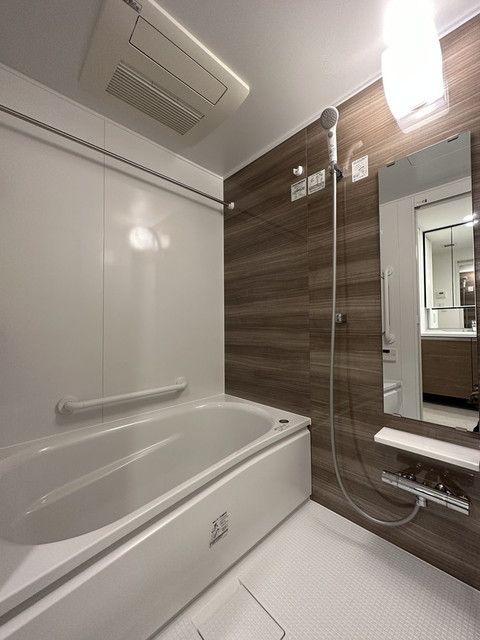 バス・シャワールーム　※写真は同タイプ住戸です。
