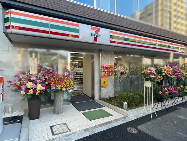 コンビニ　セブンイレブン新宿信濃町店（コンビニ）まで198m