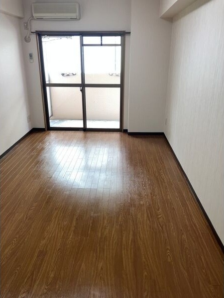 居室・リビング　※写真は同じマンションの違う部屋のものになります。