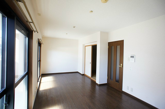 エスポワールKyoの居間写真