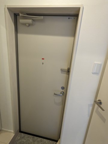 玄関　302号室