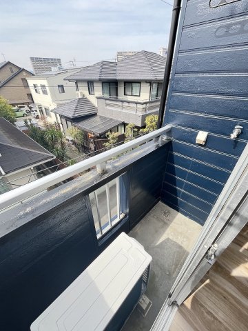 バルコニー　お洗濯にも便利なバルコニー付き