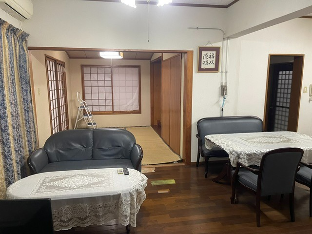 与那原板良敷戸建ての居間写真
