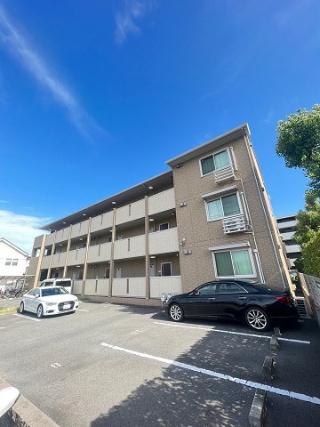 建物外観　落ち着いた雰囲気の外観です