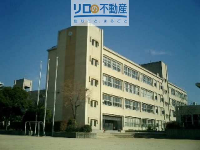 小学校　伊丹市立花里小学校（小学校）まで228m