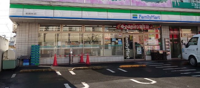 コンビニ　ファミリーマート 蓮田駅西口店（コンビニ）まで359m