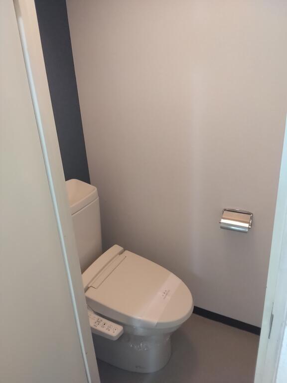仙台市地下鉄南北線 北四番丁駅 徒歩5分 11階建 築38年のトイレ写真