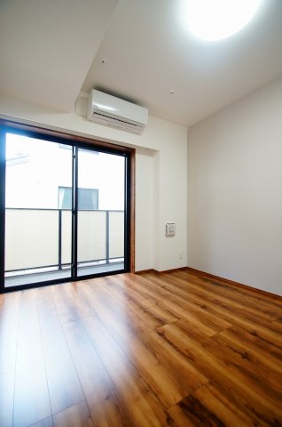 スクエアシティ鶴見フェルクルールの居間写真