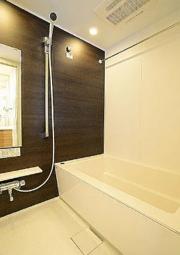 バス・シャワールーム　ゆったり過ごせるお風呂です