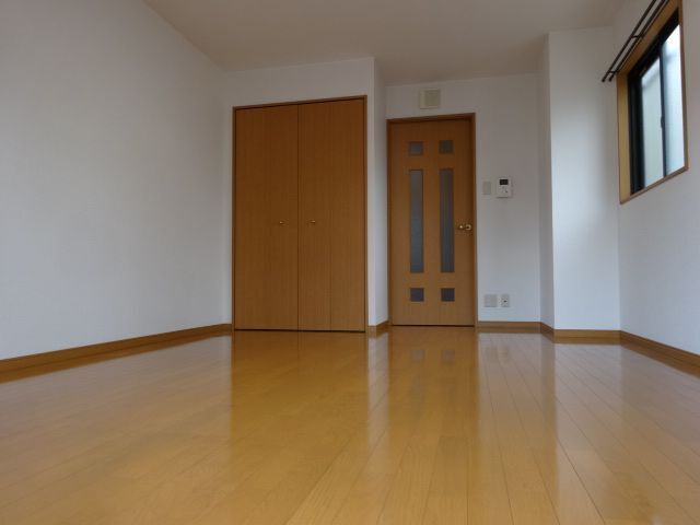 居室・リビング　洋間１０帖のお部屋です。