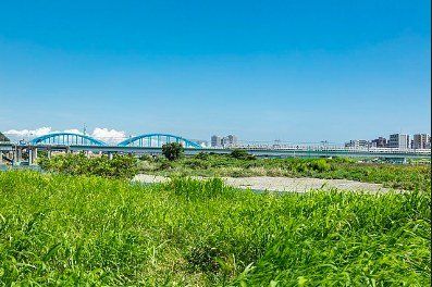 その他　多摩川河川敷と鉄道橋