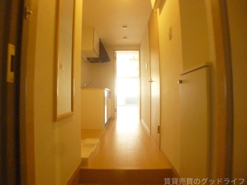 フラッティ壬生坊城の玄関写真
