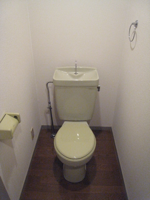 トイレ　落ち着いたトイレです