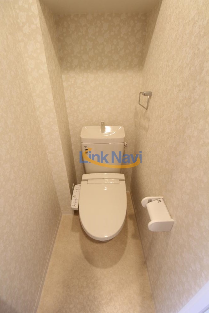 LUXE東三国westのトイレ写真