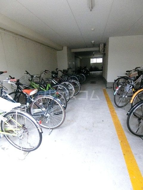 クィーンズ九大前の外観写真
