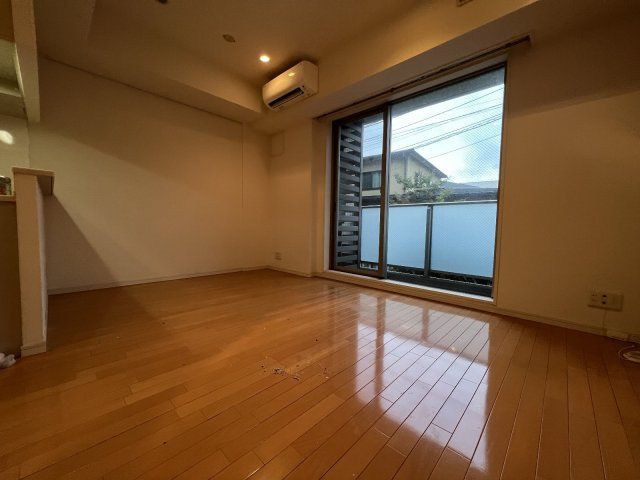 柿の木坂イーストの居間写真