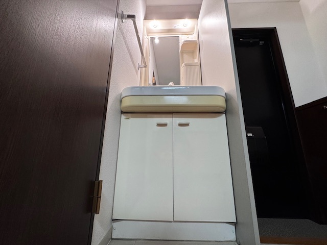 洗面設備　※同物件別号室参考写真