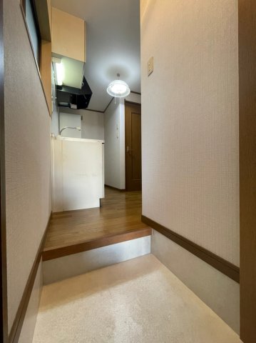 東宅ハイツ潮見が丘B棟の玄関写真