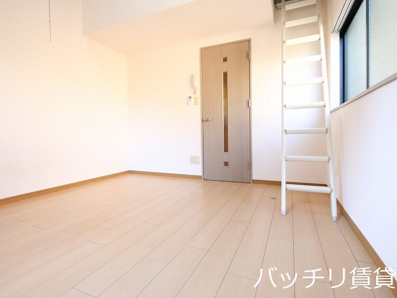居室・リビング　同型タイプの為、現状を優先致します。