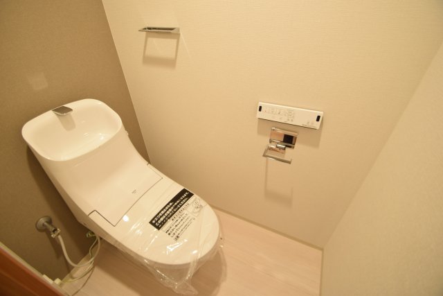 トイレ　ウォシュレット付きです。